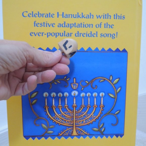 I Have A Little Dreidel Hardcover Book October 2006 by Maxie Baum + Dreidel Toy - Picture 9 of 10